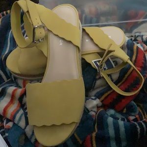 NWOT Lemon Suede Platform Sandals